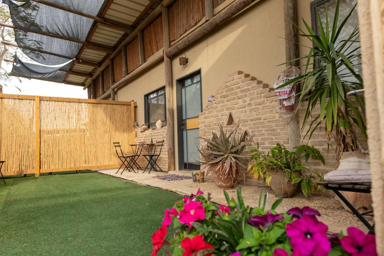 Desert Routes Inn Shvilim Ba Midbar Hazeva Екстериор снимка