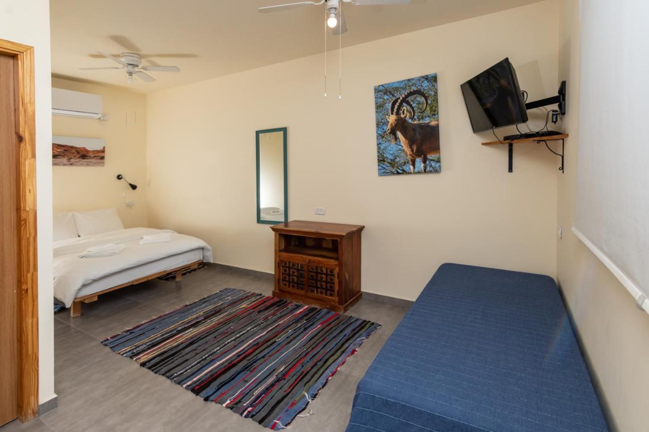 Desert Routes Inn Shvilim Ba Midbar Hazeva Екстериор снимка