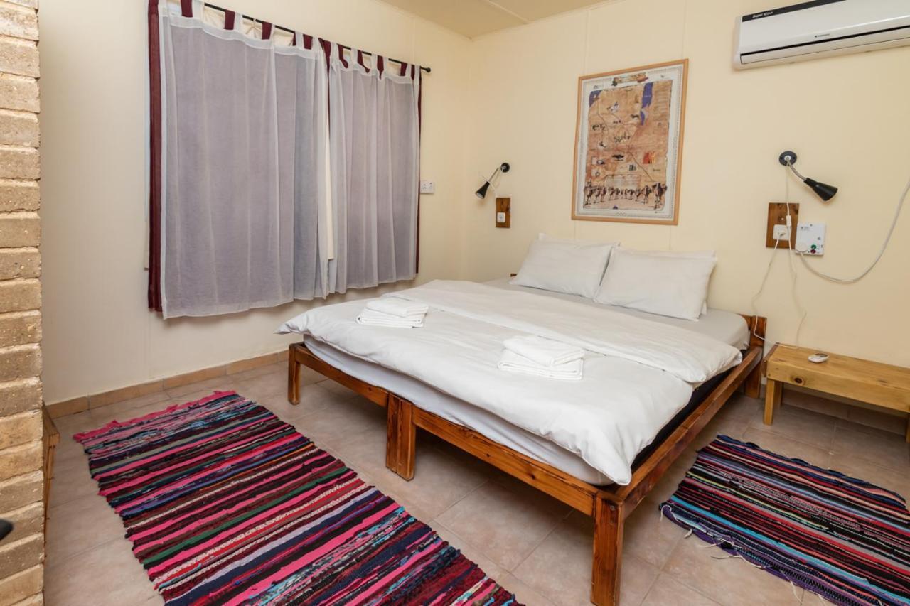 Desert Routes Inn Shvilim Ba Midbar Hazeva Екстериор снимка