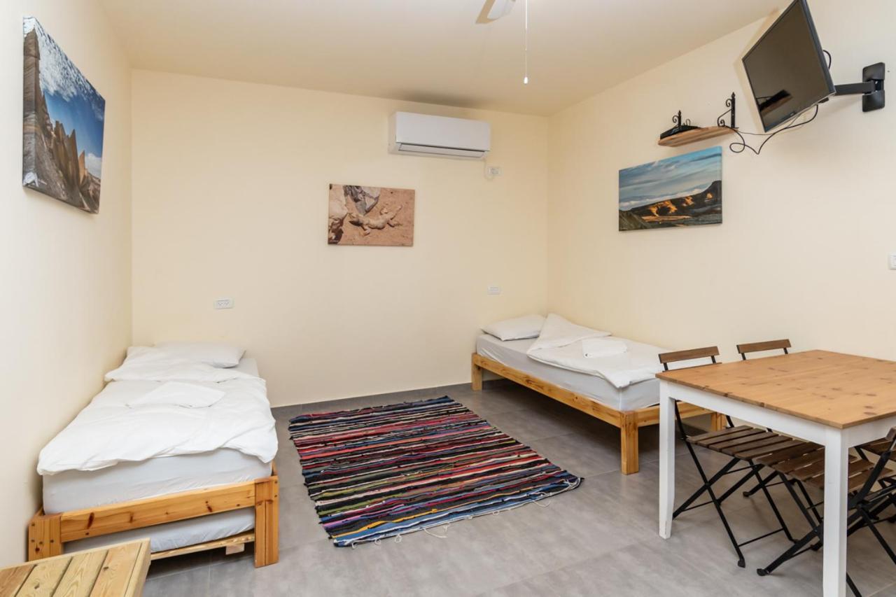 Desert Routes Inn Shvilim Ba Midbar Hazeva Екстериор снимка