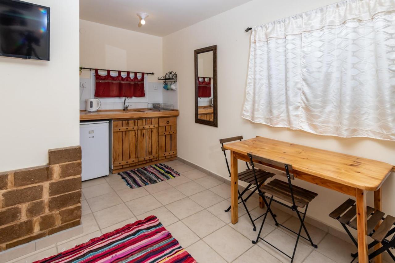 Desert Routes Inn Shvilim Ba Midbar Hazeva Екстериор снимка