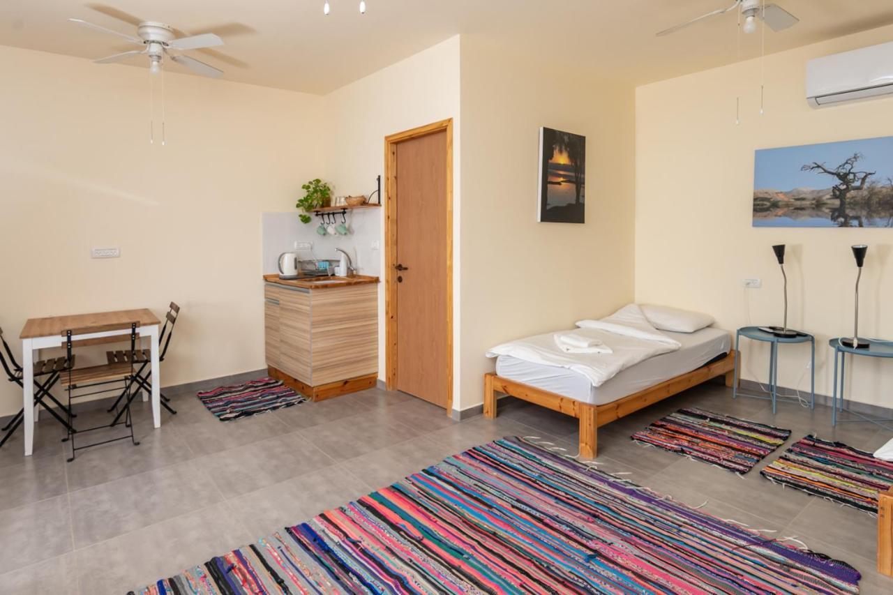 Desert Routes Inn Shvilim Ba Midbar Hazeva Екстериор снимка