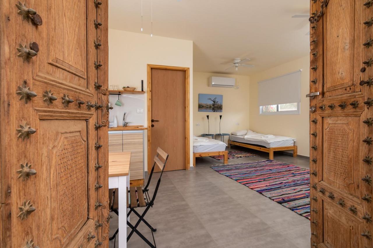 Desert Routes Inn Shvilim Ba Midbar Hazeva Екстериор снимка